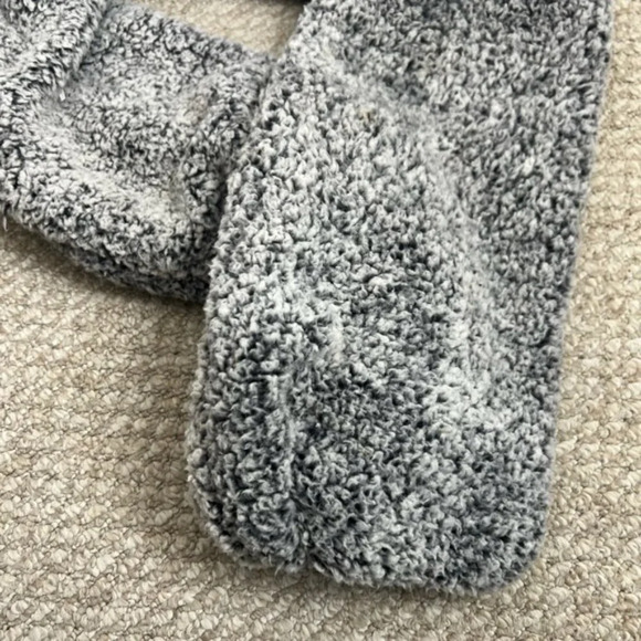 Free  people gray Sherpa plush infinity scarf - Picture 4 of 7